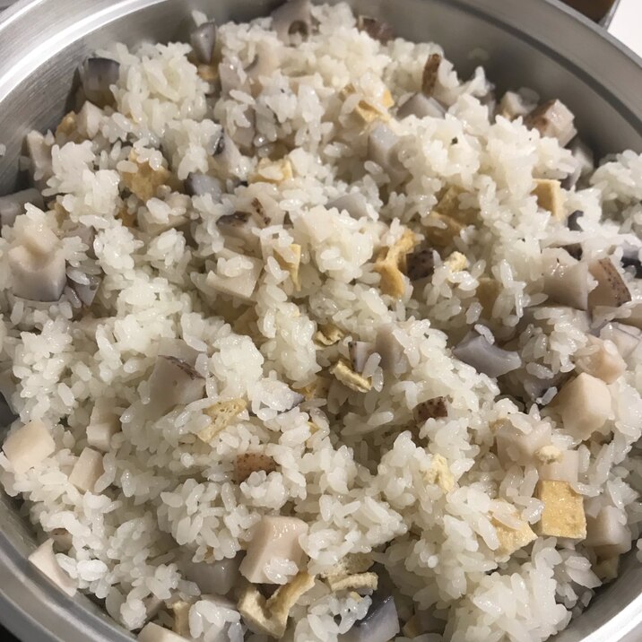 鶏の茹で汁でれんこんと油揚げの炊き込みご飯